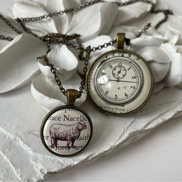 Pair of Antique Brass Style Long Necklaces - Picture 2 of 9